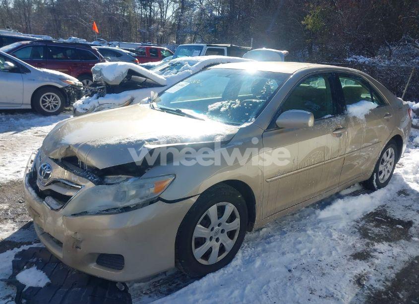 Photo 2 of 2011 Toyota Camry LE (VIN 4T1BF3EK8BU682362)