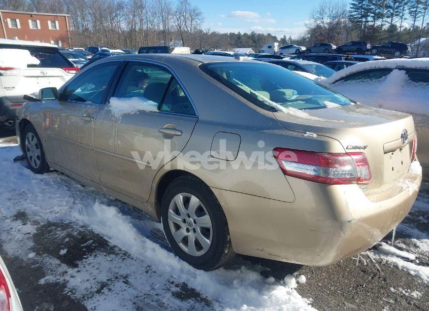 Photo 3 of 2011 Toyota Camry LE (VIN 4T1BF3EK8BU682362)