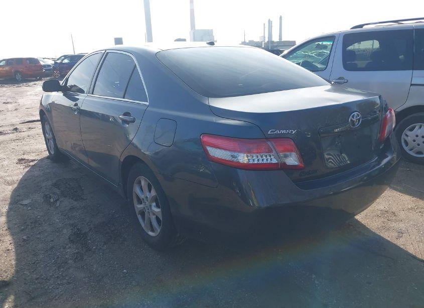 Photo 3 of 2011 Toyota Camry LE (VIN 4T1BF3EK8BU682829)