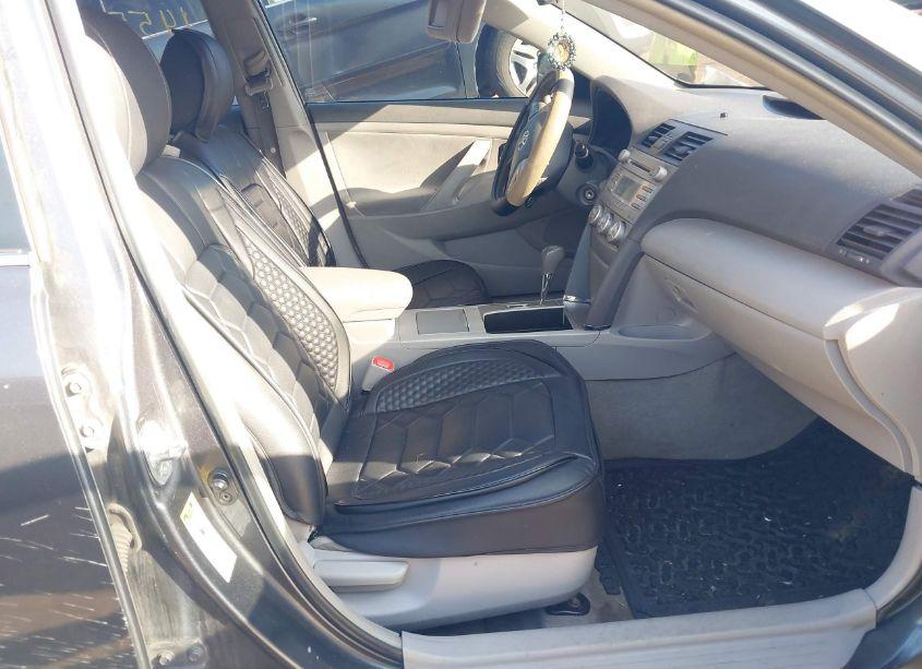 Photo 5 of 2011 Toyota Camry LE (VIN 4T1BF3EK8BU682829)