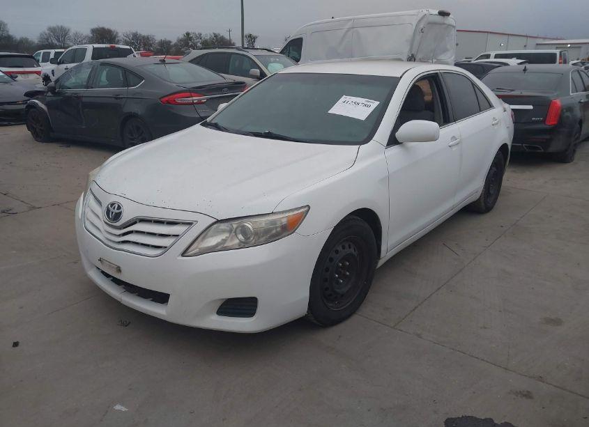 Photo 2 of 2011 Toyota Camry LE (VIN 4T1BF3EK8BU684127)