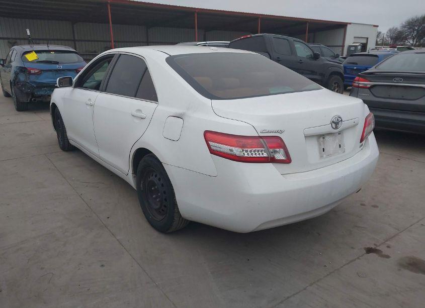 Photo 3 of 2011 Toyota Camry LE (VIN 4T1BF3EK8BU684127)