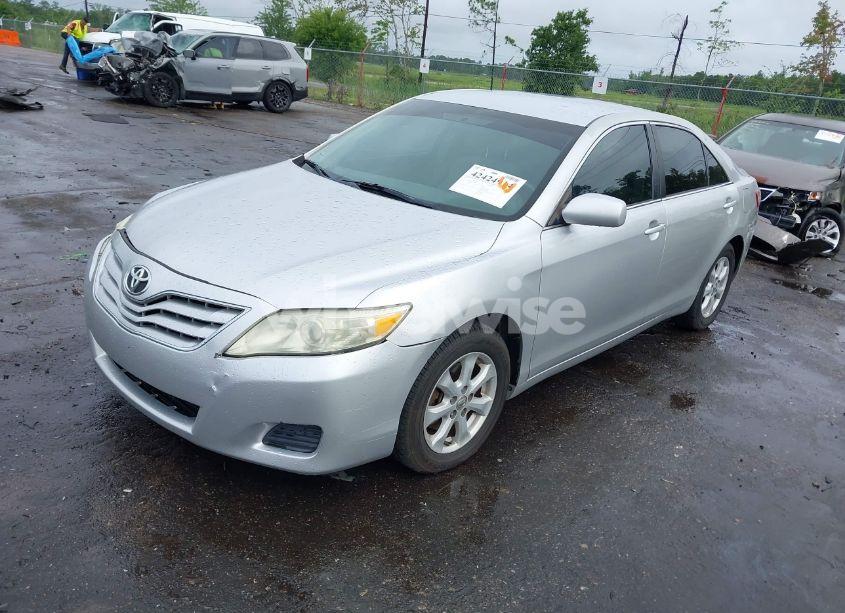 Photo 2 of 2011 Toyota Camry LE (VIN 4T1BF3EK8BU685892)