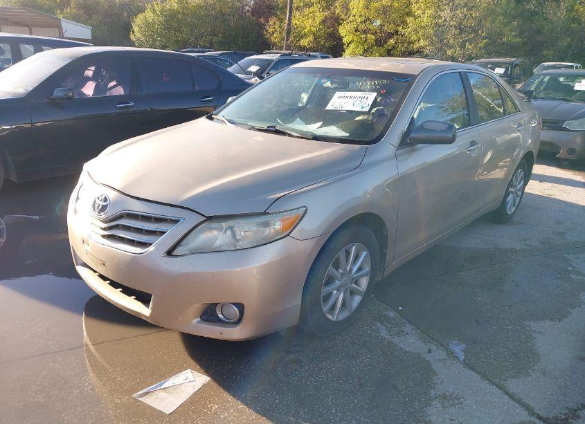 Photo 2 of 2011 Toyota Camry XLE (VIN 4T1BF3EK8BU692194)