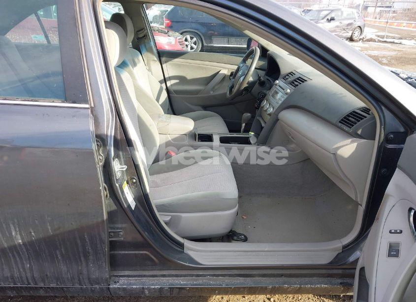 Photo 5 of 2011 Toyota Camry LE (VIN 4T1BF3EK8BU698075)