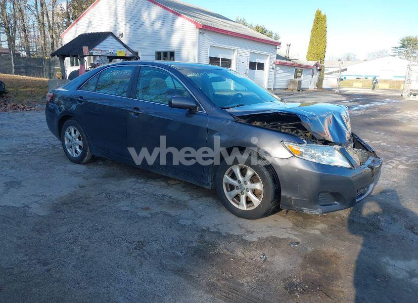 2011 Toyota Camry LE (VIN 4T1BF3EK8BU702870) main photo