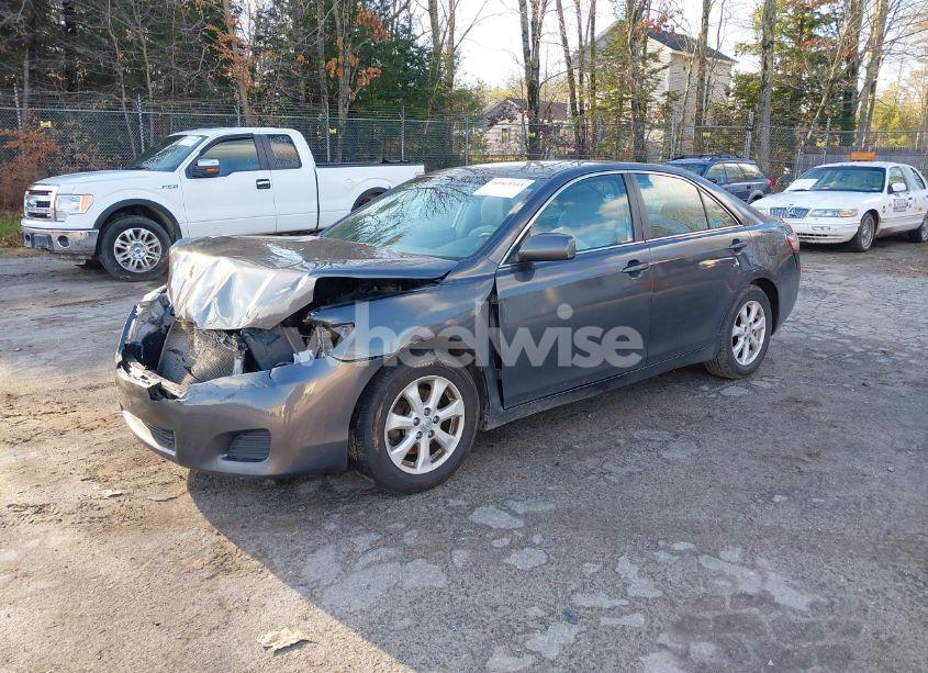 Photo 2 of 2011 Toyota Camry LE (VIN 4T1BF3EK8BU702870)