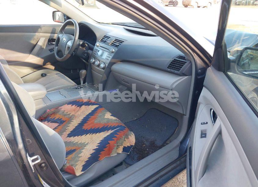 Photo 5 of 2011 Toyota Camry LE (VIN 4T1BF3EK8BU702870)