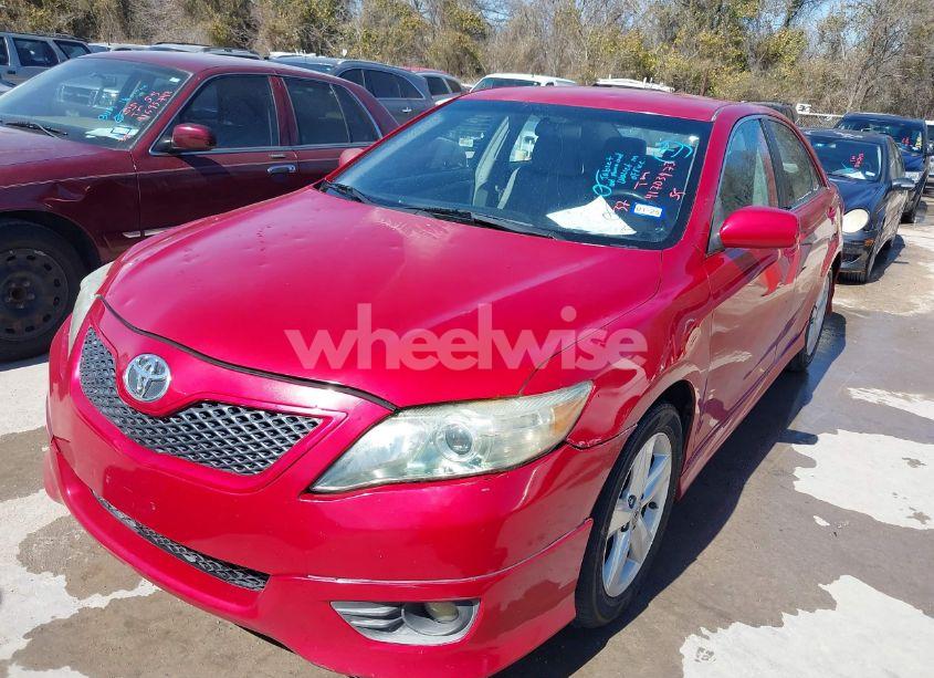 Photo 2 of 2011 Toyota Camry SE (VIN 4T1BF3EK8BU712444)