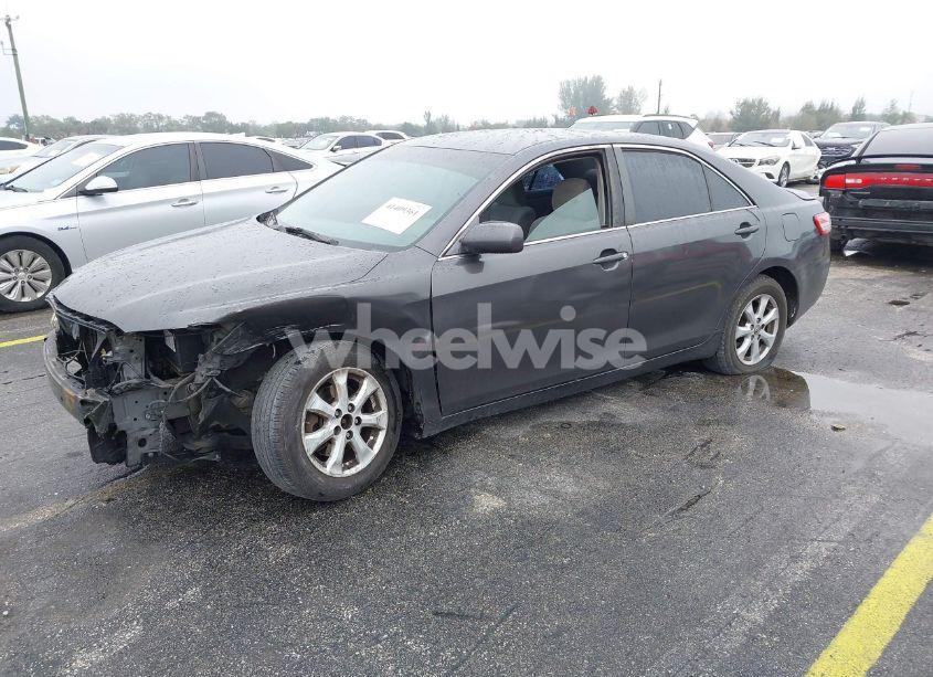 Photo 2 of 2011 Toyota Camry LE (VIN 4T1BF3EK8BU720799)