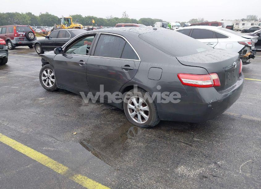 Photo 3 of 2011 Toyota Camry LE (VIN 4T1BF3EK8BU720799)