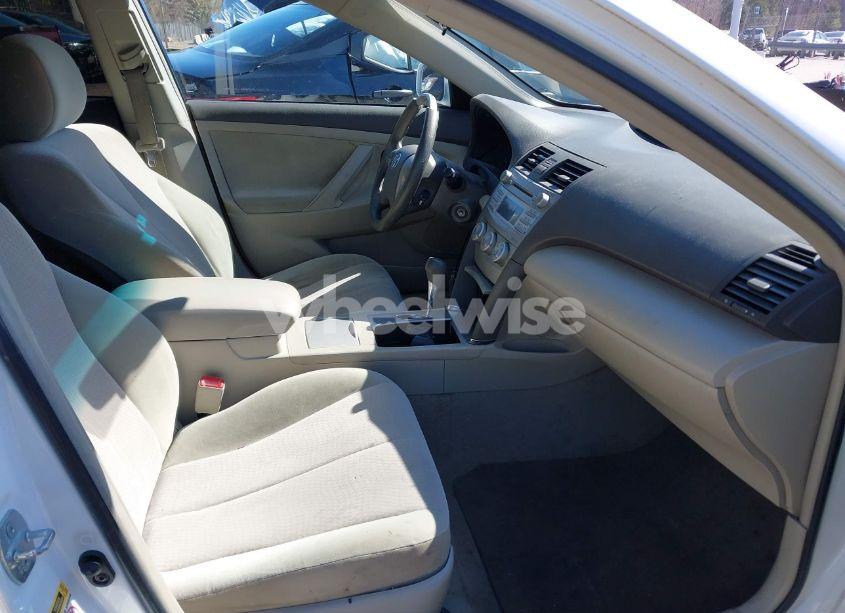 Photo 5 of 2011 Toyota Camry LE (VIN 4T1BF3EK8BU736159)