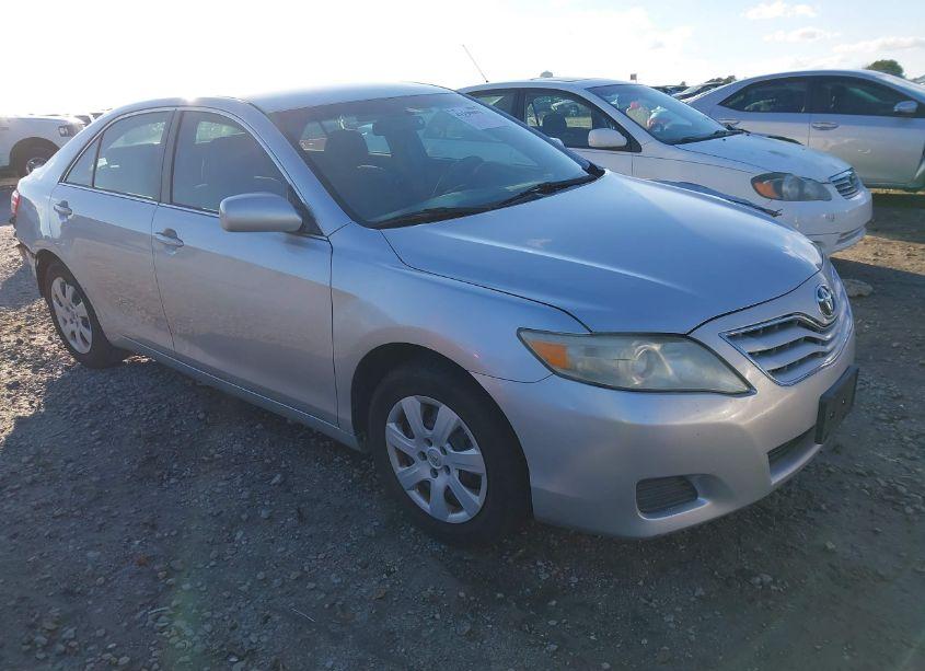 2011 Toyota Camry (VIN 4T1BF3EK8BU743614) main photo