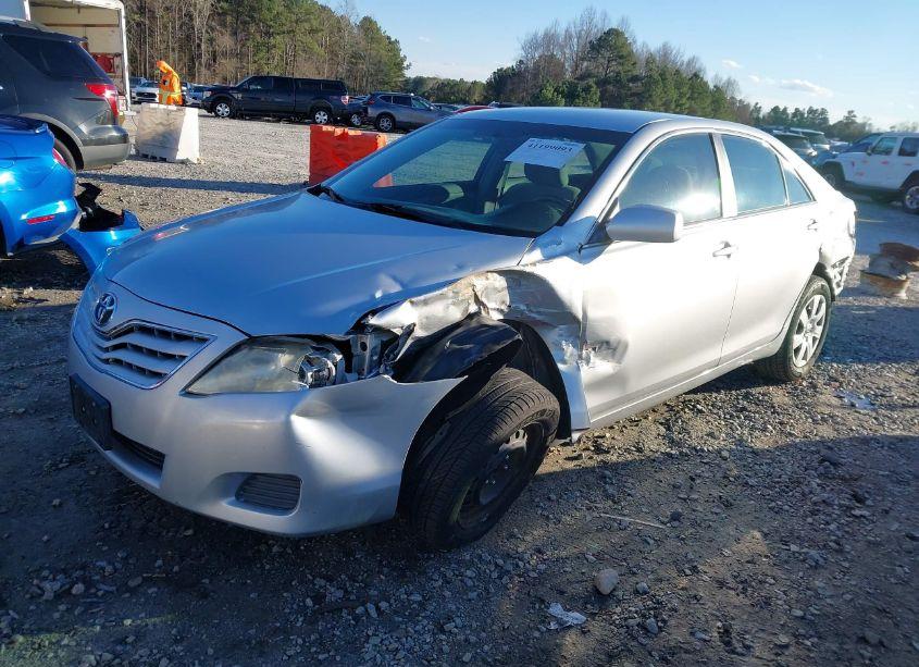 Photo 2 of 2011 Toyota Camry (VIN 4T1BF3EK8BU743614)