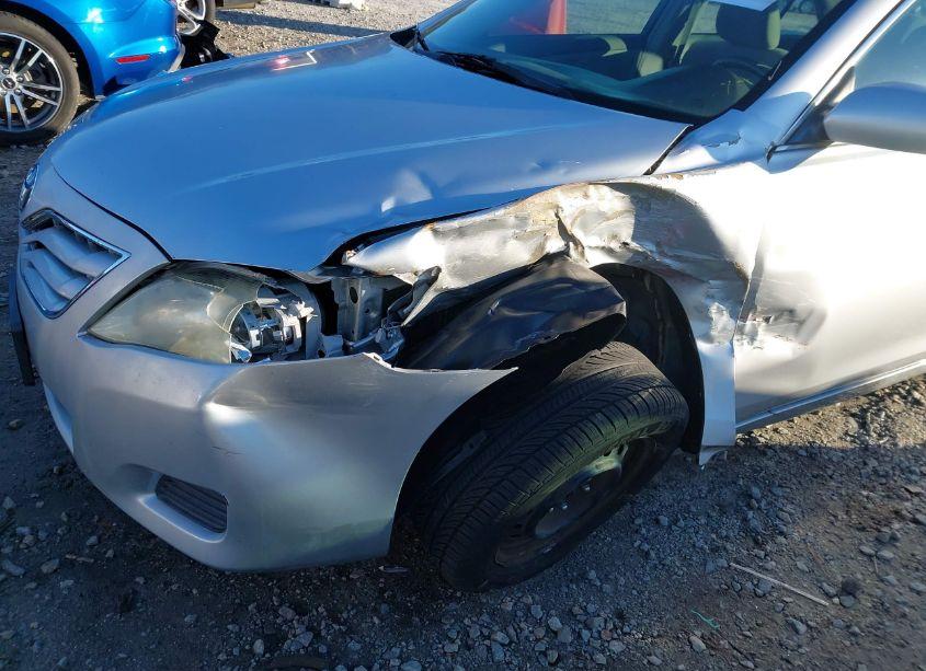 Photo 6 of 2011 Toyota Camry (VIN 4T1BF3EK8BU743614)