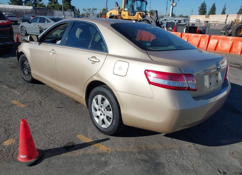 Photo 3 of 2011 Toyota Camry LE (VIN 4T1BF3EK8BU749722)