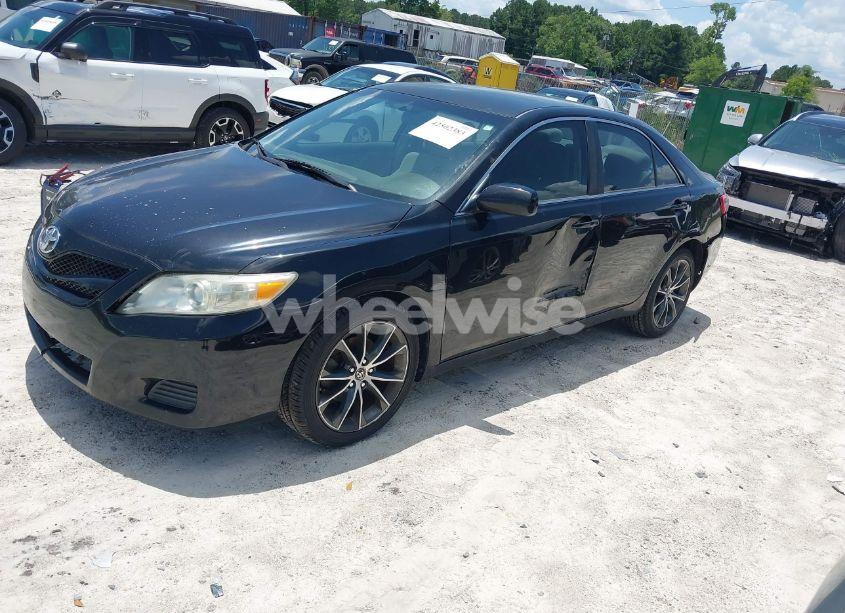 Photo 2 of 2011 Toyota Camry (VIN 4T1BF3EK8BU753513)