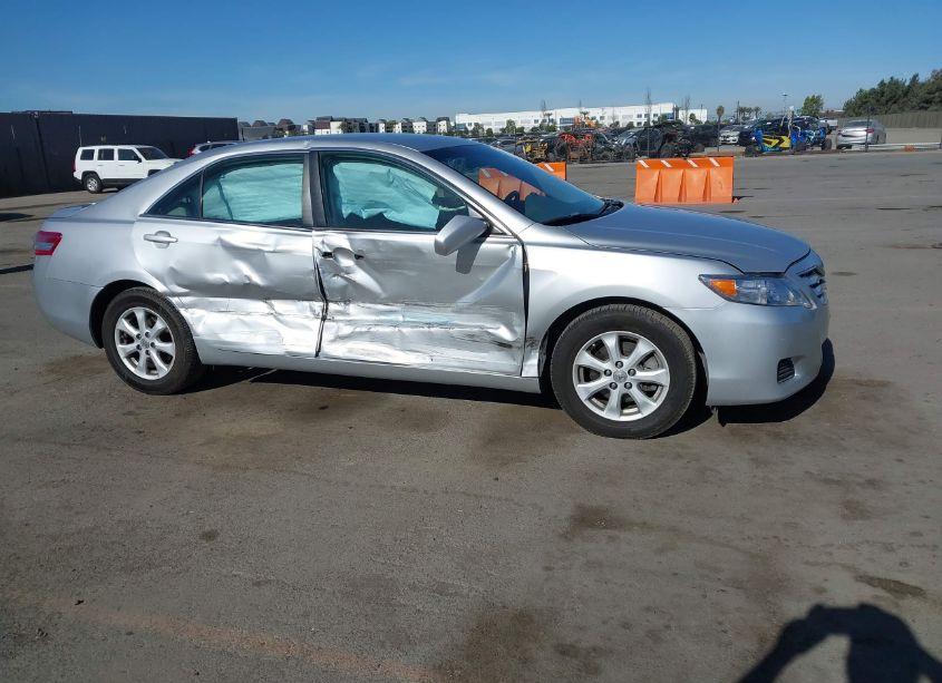 Photo 13 of 2011 Toyota Camry LE (VIN 4T1BF3EK8BU756878)