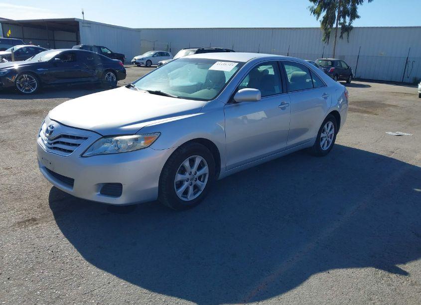 Photo 2 of 2011 Toyota Camry LE (VIN 4T1BF3EK8BU756878)