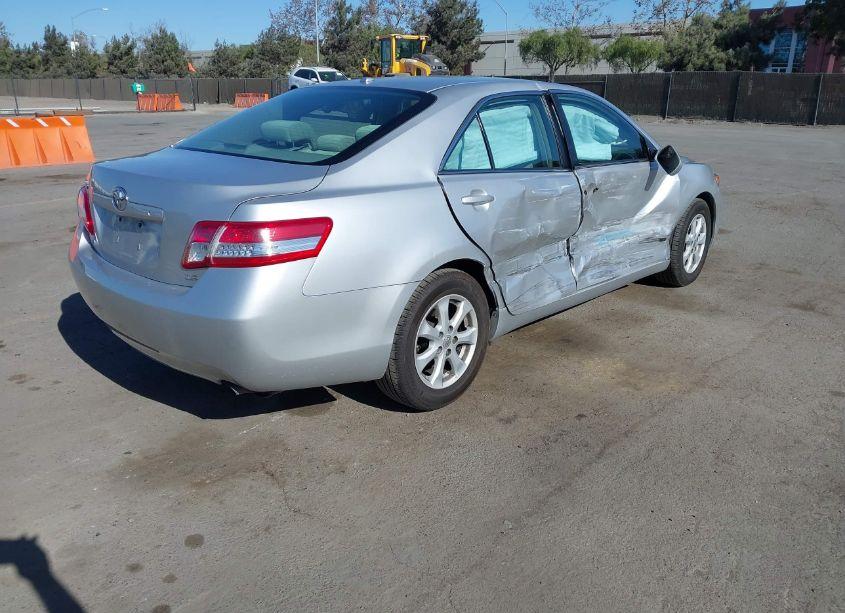 Photo 4 of 2011 Toyota Camry LE (VIN 4T1BF3EK8BU756878)