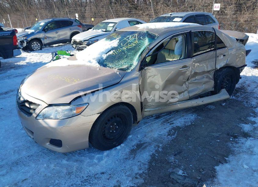 Photo 2 of 2011 Toyota Camry LE (VIN 4T1BF3EK8BU766911)