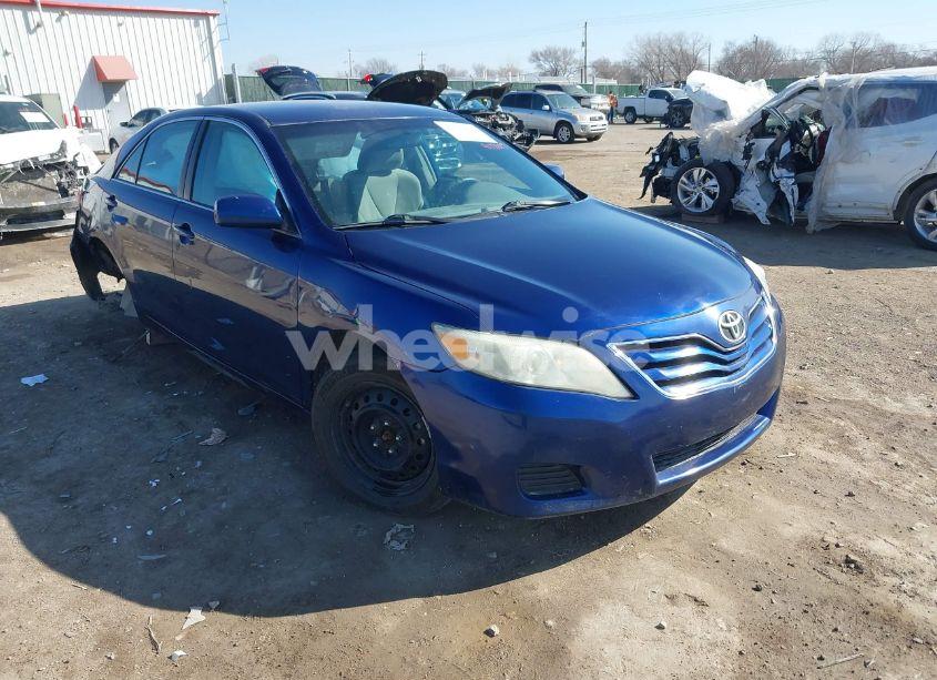 2011 Toyota Camry LE (VIN 4T1BF3EK8BU769064) main photo