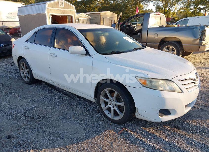 2011 Toyota Camry LE (VIN 4T1BF3EK8BU771199) main photo
