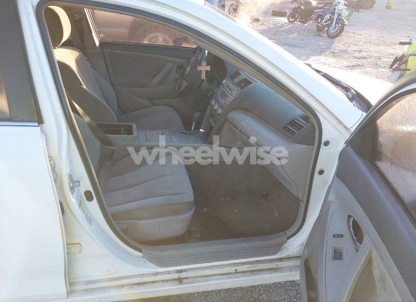 Photo 5 of 2011 Toyota Camry LE (VIN 4T1BF3EK8BU771199)