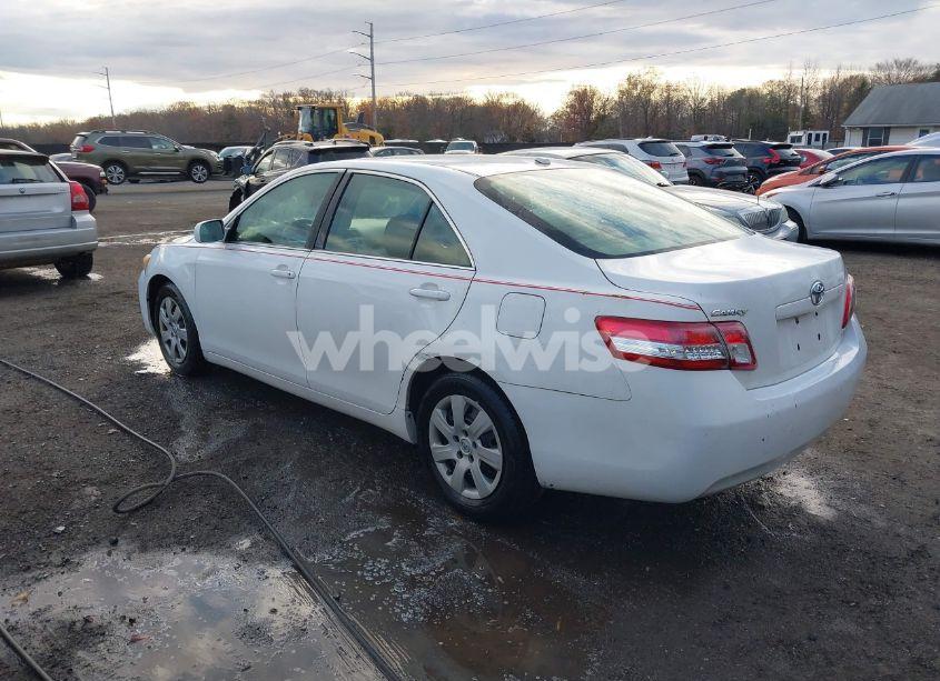 Photo 3 of 2011 Toyota Camry LE (VIN 4T1BF3EK8BU776273)