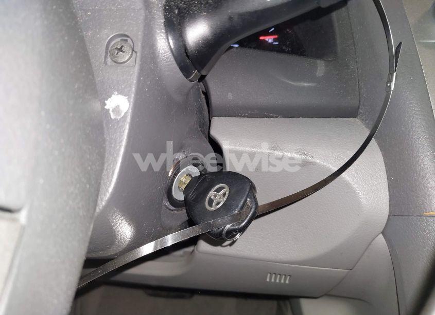 Photo 11 of 2010 Toyota Camry LE (VIN 4T1BF3EK9AU005934)