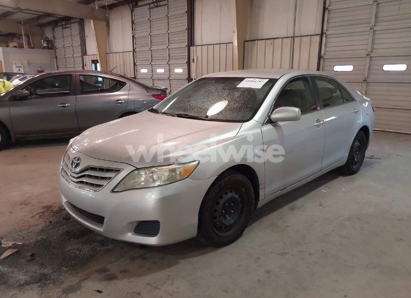 Photo 2 of 2010 Toyota Camry LE (VIN 4T1BF3EK9AU005934)