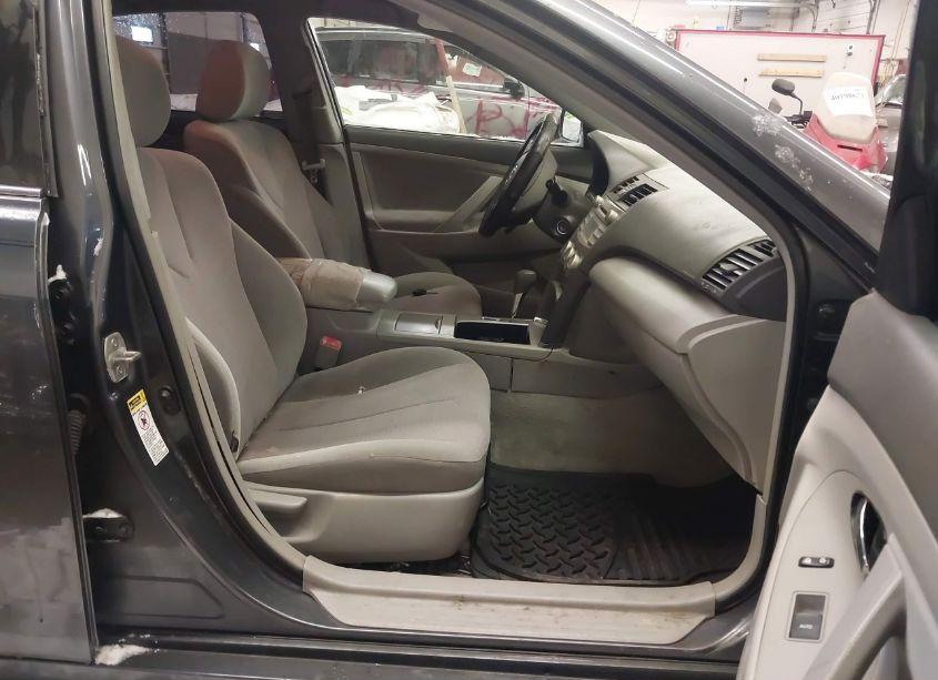 Photo 5 of 2010 Toyota Camry LE (VIN 4T1BF3EK9AU020532)