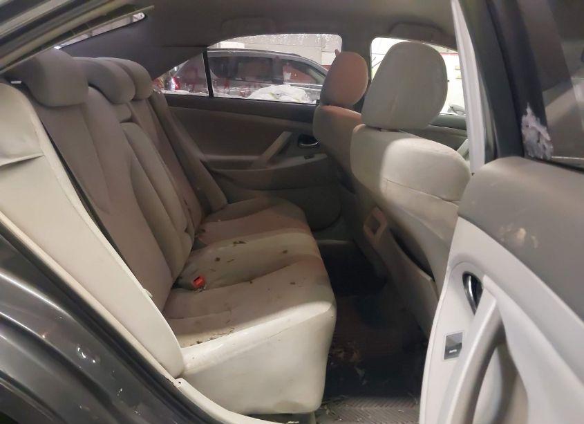 Photo 8 of 2010 Toyota Camry LE (VIN 4T1BF3EK9AU020532)