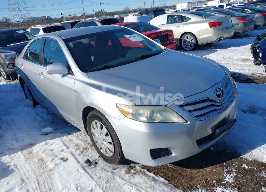2010 Toyota Camry LE (VIN 4T1BF3EK9AU020935) main photo