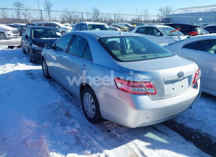 Photo 3 of 2010 Toyota Camry LE (VIN 4T1BF3EK9AU020935)