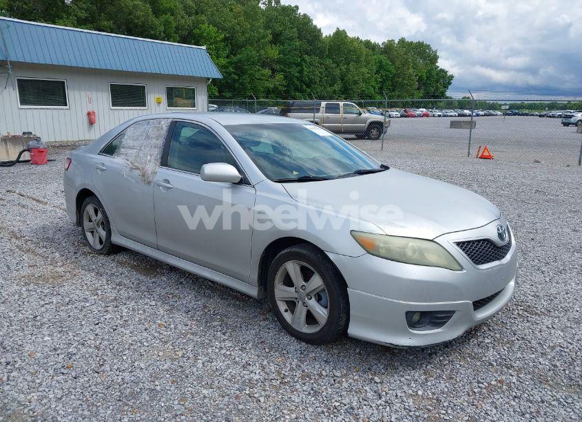 2010 Toyota Camry SE (VIN 4T1BF3EK9AU079922) main photo