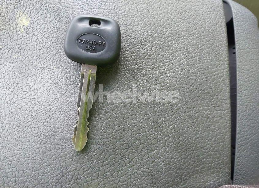 Photo 11 of 2010 Toyota Camry XLE (VIN 4T1BF3EK9AU110506)