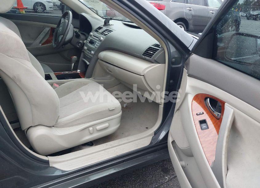 Photo 5 of 2010 Toyota Camry XLE (VIN 4T1BF3EK9AU110506)