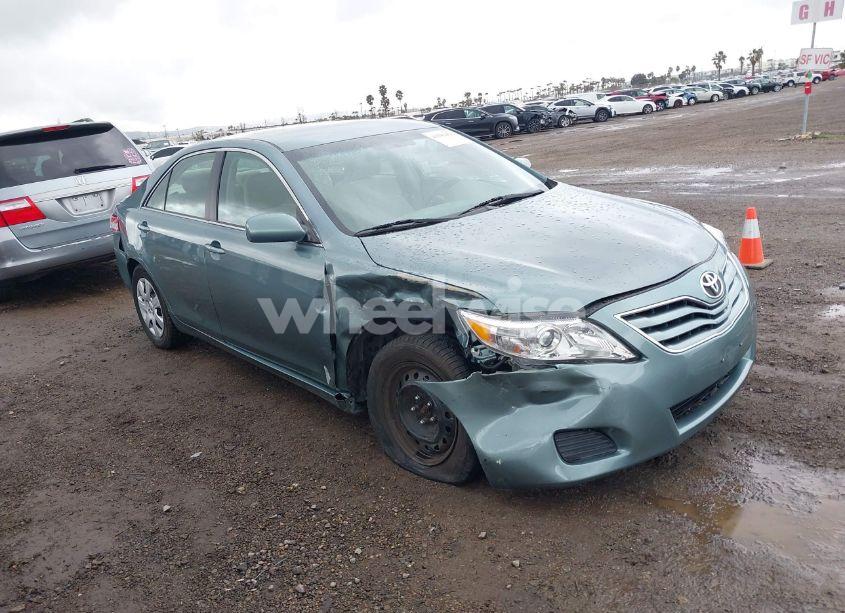 2010 Toyota Camry LE (VIN 4T1BF3EK9AU517838) main photo