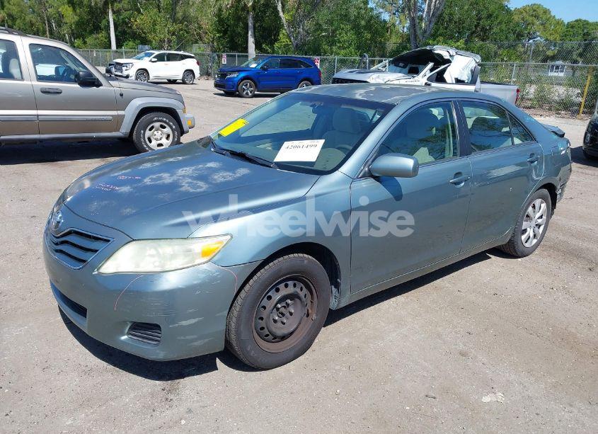 Photo 2 of 2010 Toyota Camry LE (VIN 4T1BF3EK9AU550113)