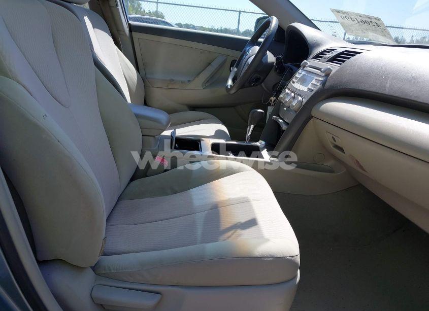 Photo 5 of 2010 Toyota Camry LE (VIN 4T1BF3EK9AU550113)