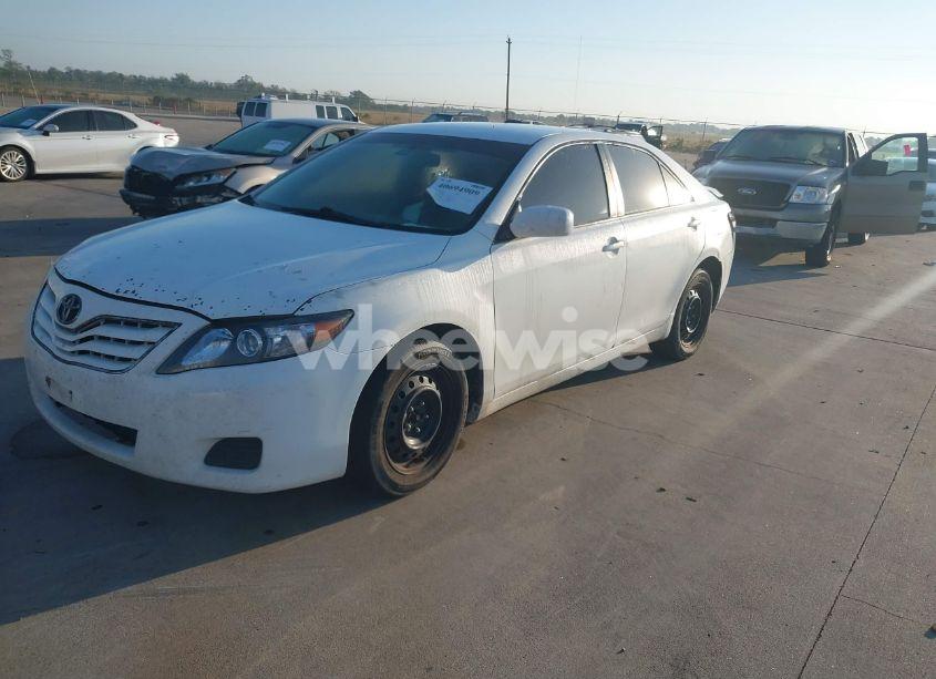 Photo 2 of 2010 Toyota Camry LE (VIN 4T1BF3EK9AU551309)