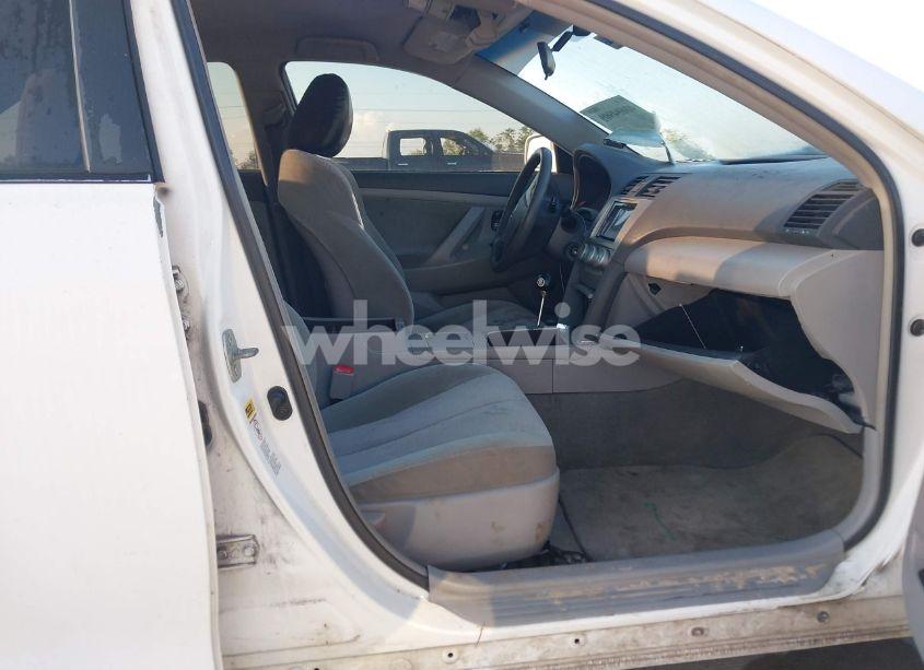 Photo 5 of 2010 Toyota Camry LE (VIN 4T1BF3EK9AU551309)