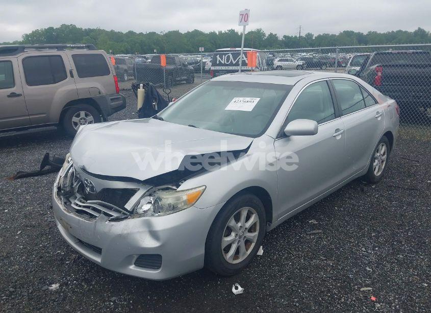 Photo 2 of 2010 Toyota Camry LE/SE/XLE (VIN 4T1BF3EK9AU554307)