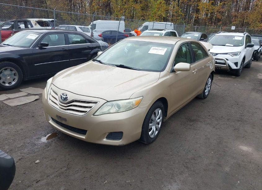 Photo 2 of 2010 Toyota Camry LE (VIN 4T1BF3EK9AU571611)