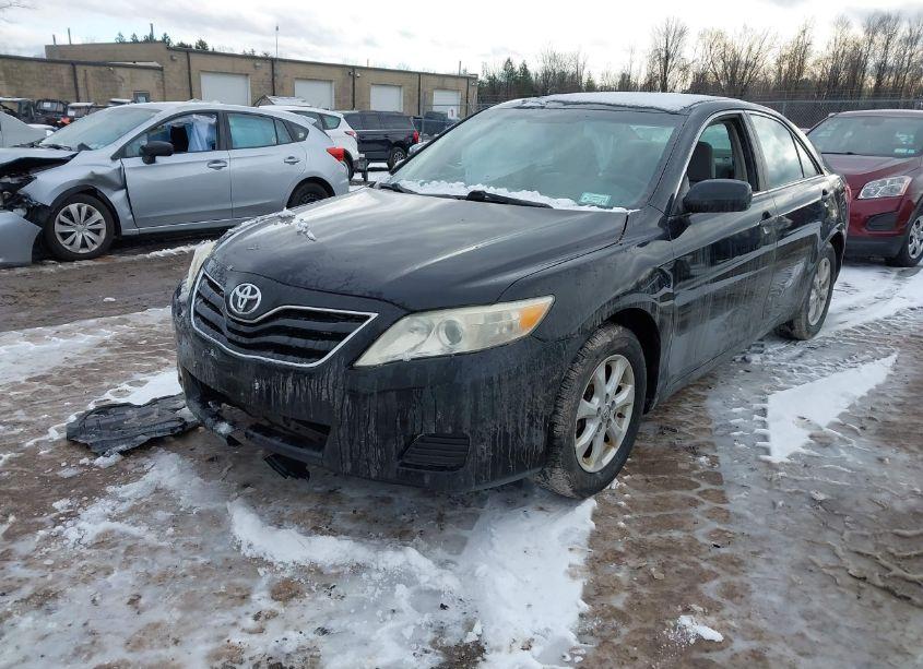 Photo 2 of 2011 Toyota Camry LE (VIN 4T1BF3EK9BU122060)