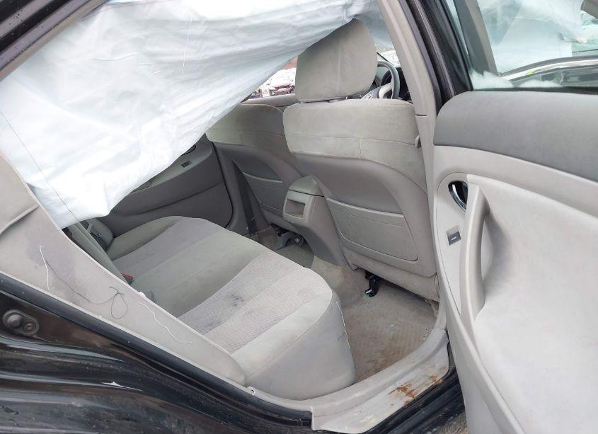 Photo 8 of 2011 Toyota Camry LE (VIN 4T1BF3EK9BU122060)