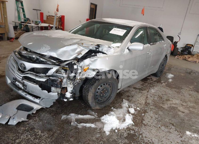 Photo 2 of 2011 Toyota Camry LE (VIN 4T1BF3EK9BU123340)