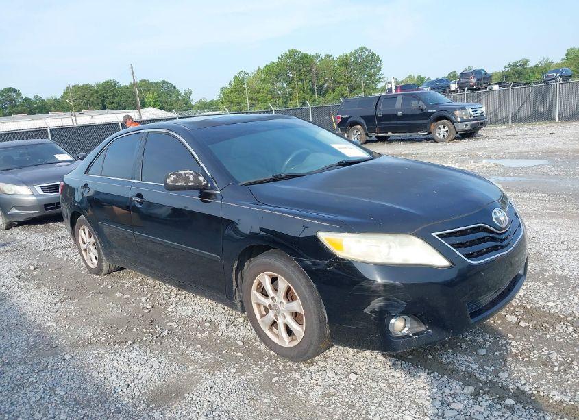 2011 Toyota Camry LE (VIN 4T1BF3EK9BU131213) main photo