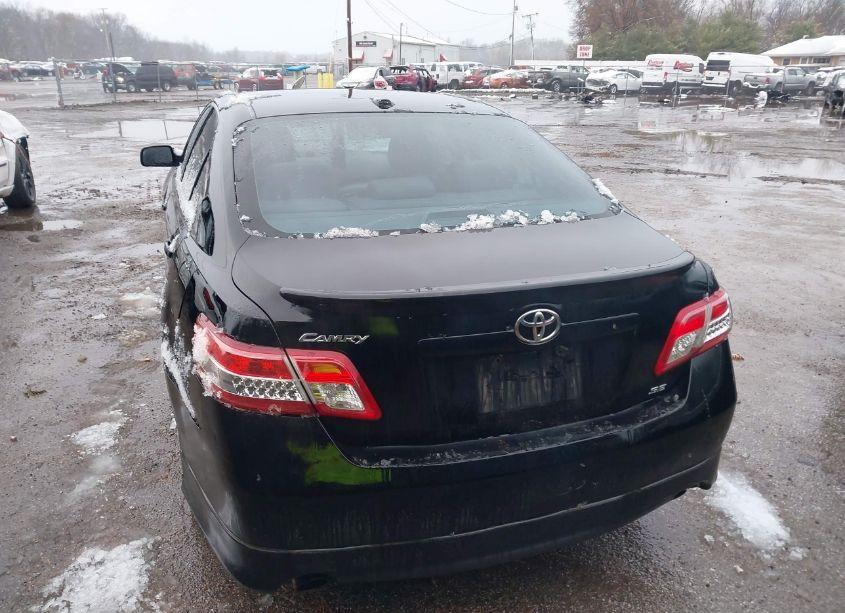 Photo 3 of 2011 Toyota Camry SE (VIN 4T1BF3EK9BU137741)